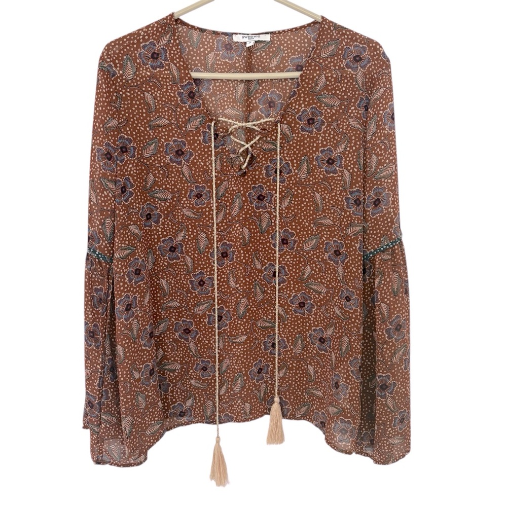 Sweewe Paris Bohemian Floral Lace-Up top blouse M